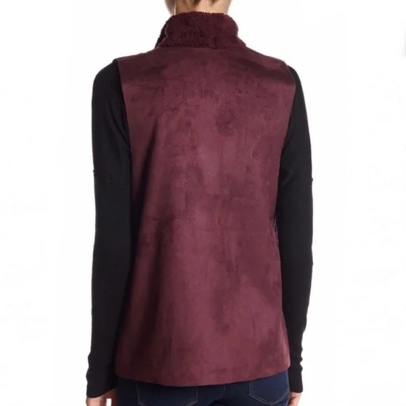 Susina burgundy sherpa lined faux suede vest size M